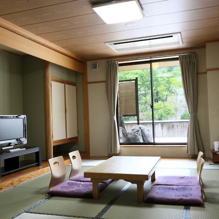 Ishiuchi Yung Parunas Minamiuonuma Exterior photo