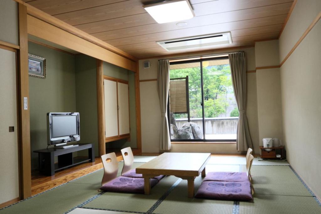 Ishiuchi Yung Parunas Minamiuonuma Exterior photo